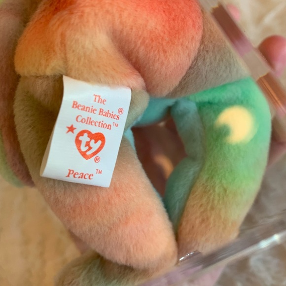 Beanie Babies Peace Bear - 2/1/1996 Birthday - Rare - 4053  Peace bear beanie baby style 4053, rare markings